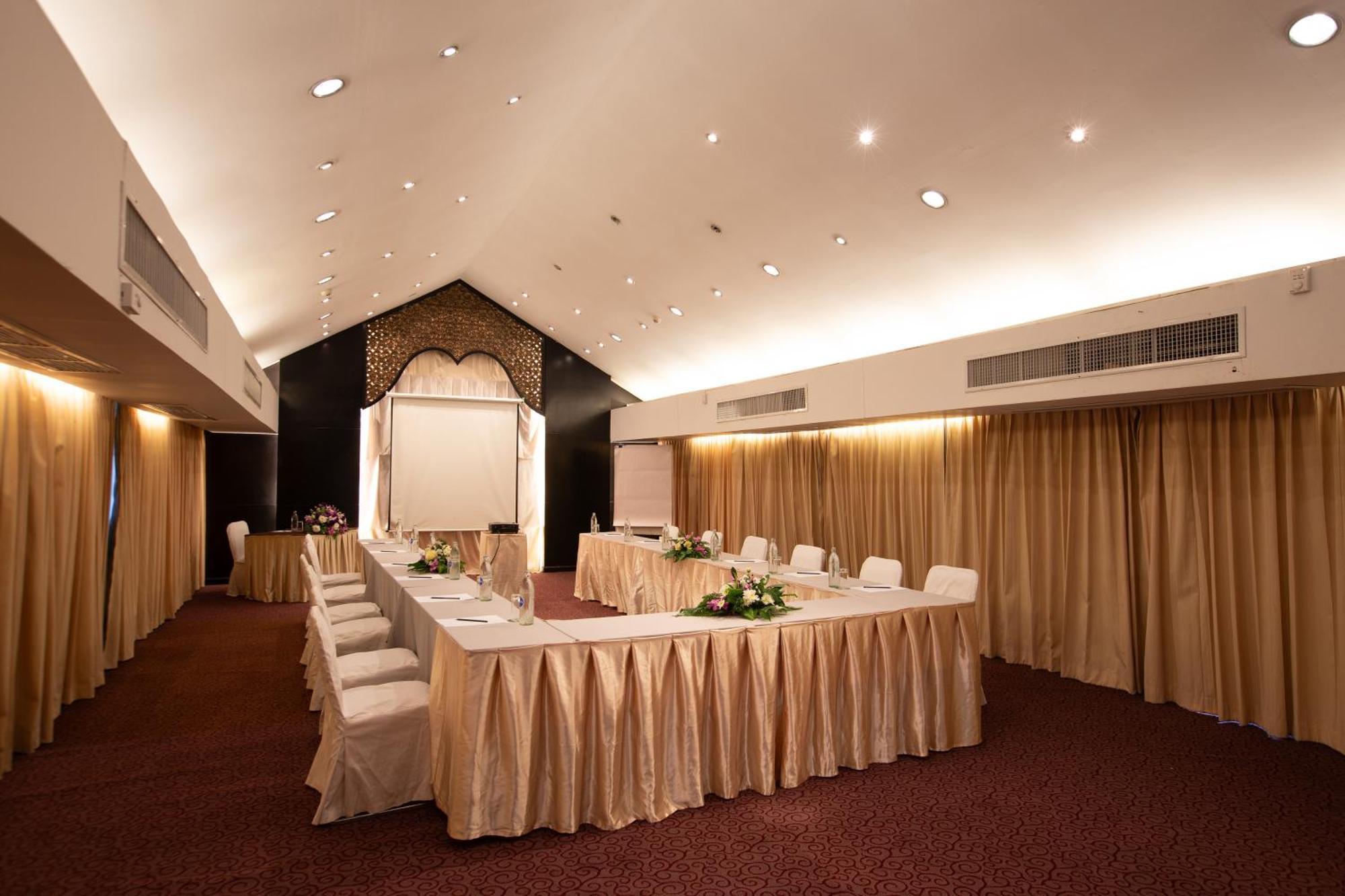 Eurasia Chiang Mai Hotel Экстерьер фото