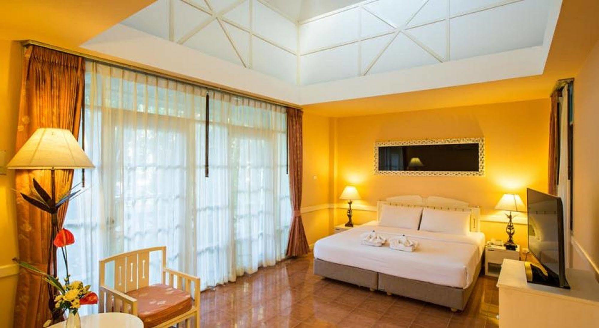 Eurasia Chiang Mai Hotel Экстерьер фото