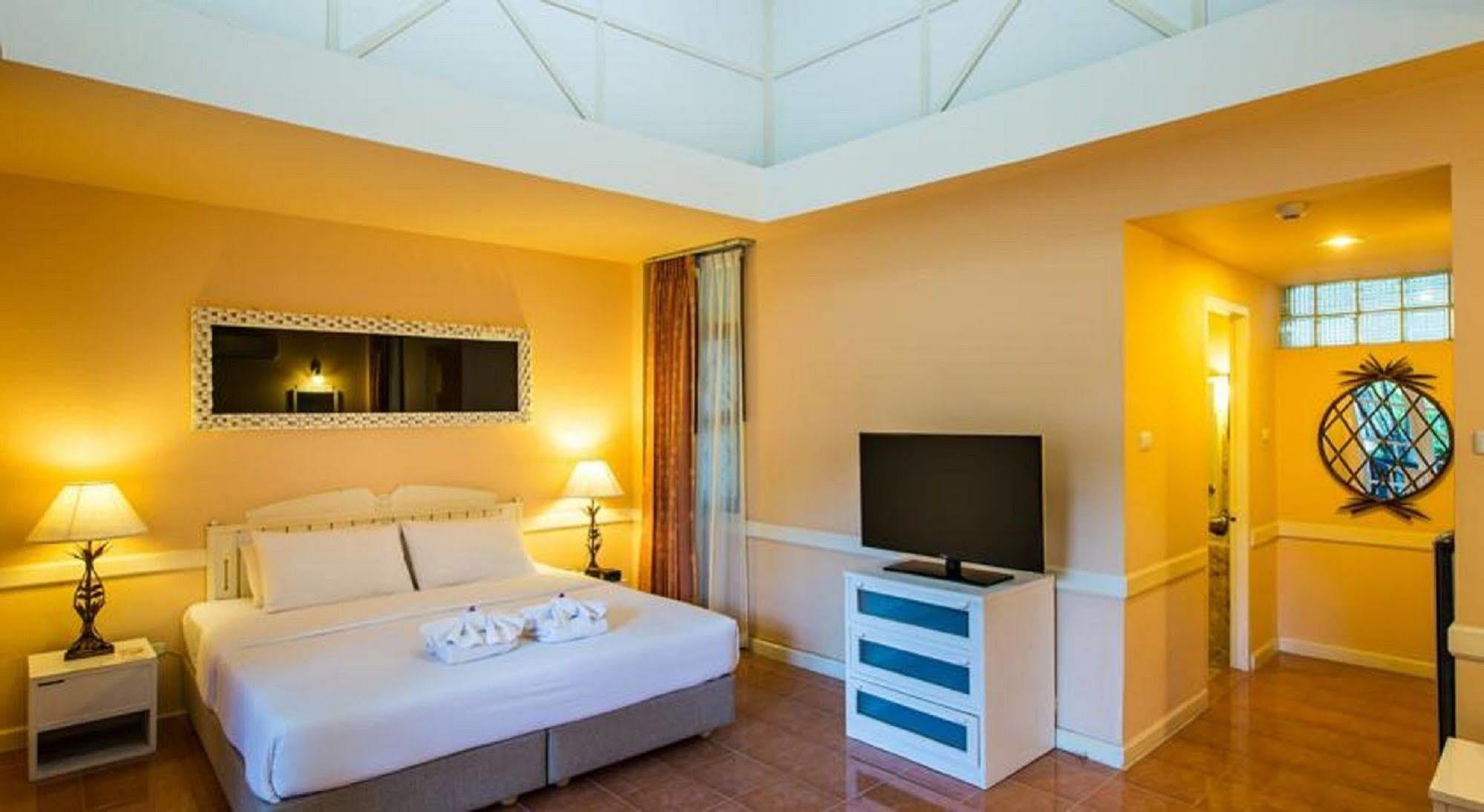 Eurasia Chiang Mai Hotel Экстерьер фото